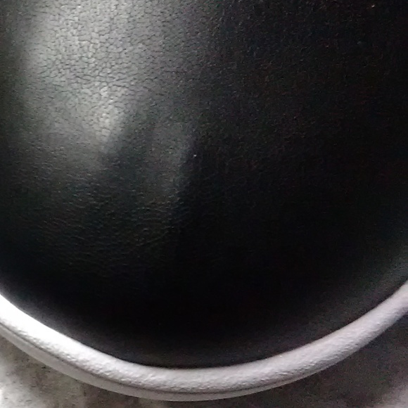 Emerica men size 7 - new with defect - Picture 7 of 7